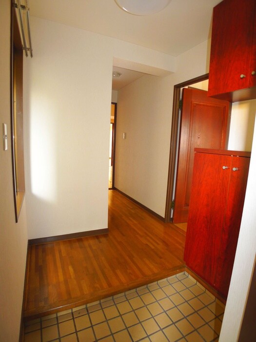 物件内観写真17　(玄関)