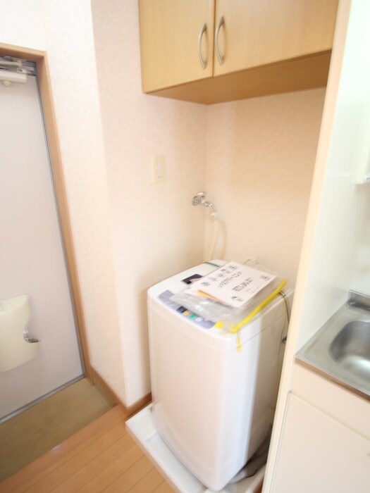 物件内観写真14　(洗濯機置場)