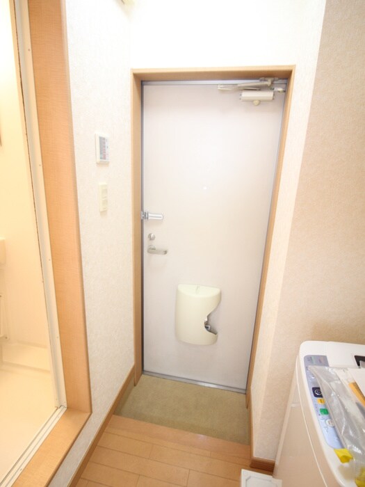 物件内観写真15　(玄関)