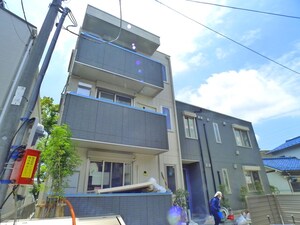 アヴァンス西新井外観写真
