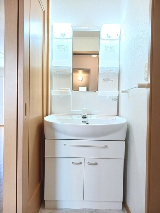 物件内観写真6　(洗面)