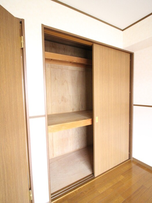 物件内観写真18　(収納)