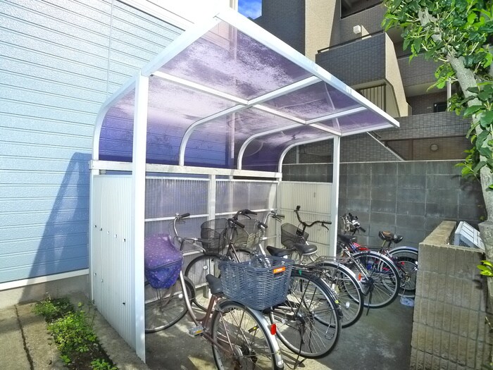 物件外観写真2　(駐輪場)