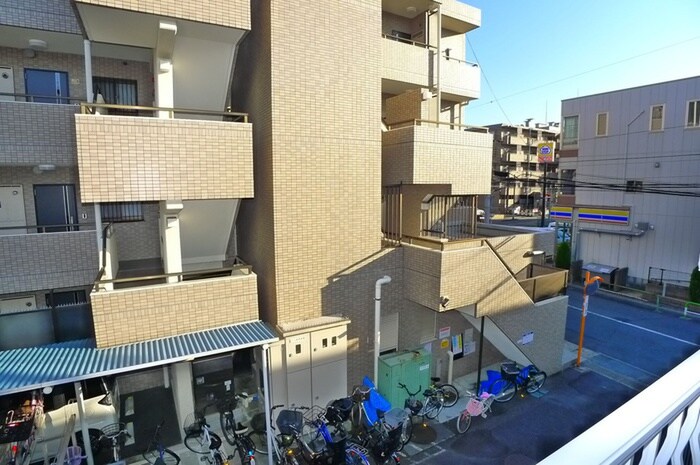 物件内観写真22　(室内からの展望)