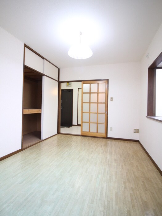 物件内観写真10　(居室)