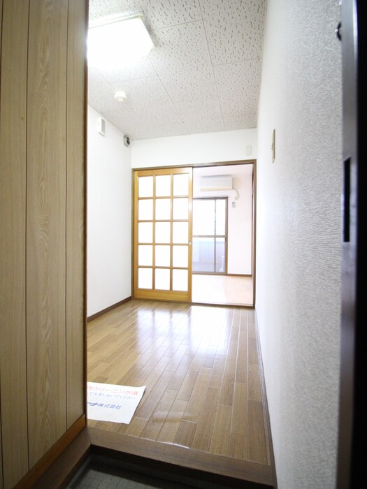 物件内観写真17　(玄関)