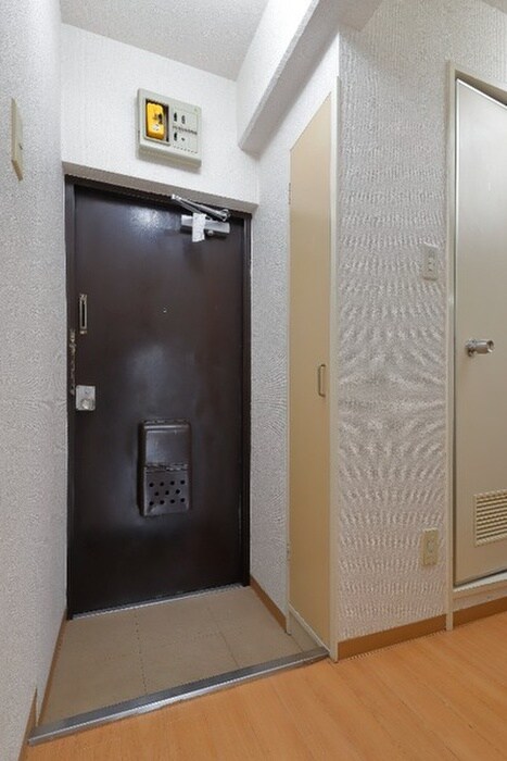 物件内観写真17　(玄関)