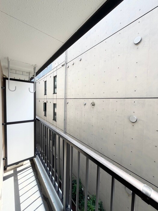 物件内観写真20　(室内からの展望)