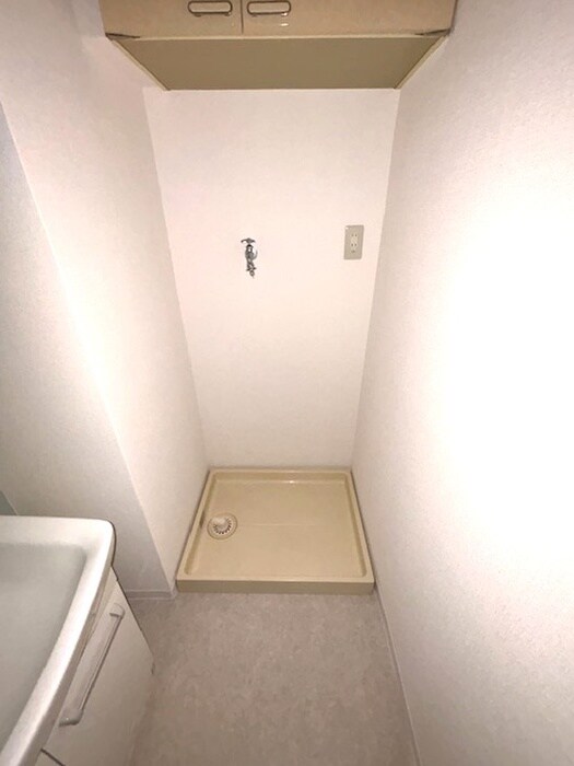 物件内観写真12　(洗濯機置場)