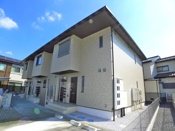 物件外観写真1　(外観写真)