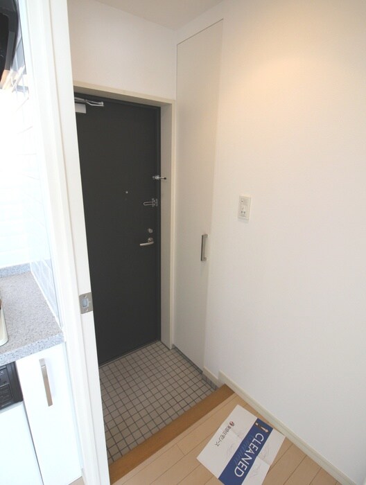 物件内観写真7　(玄関)