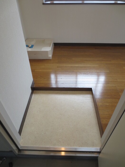 物件内観写真7　(玄関)
