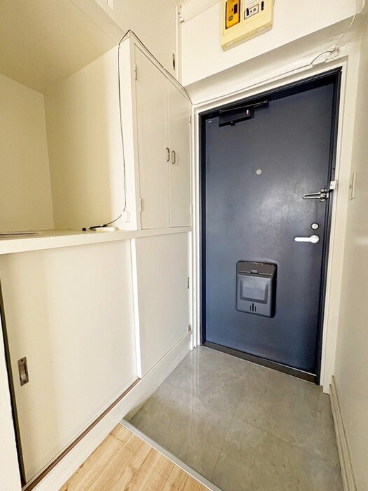 物件内観写真11　(玄関)