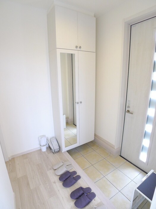 物件内観写真12　(玄関)