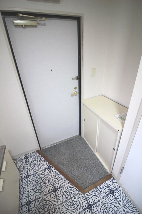 物件内観写真5　(玄関)