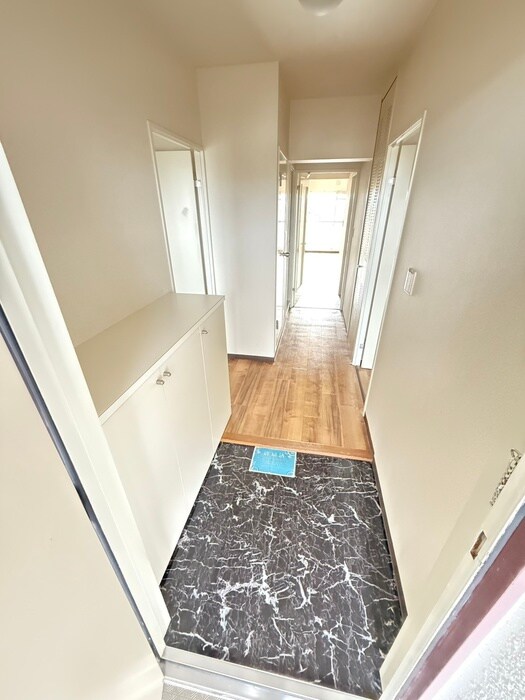 物件内観写真18　(玄関)