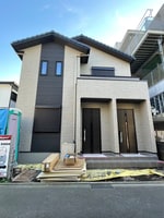 建築中