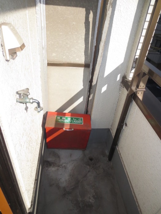 物件内観写真11　(洗濯機置場)