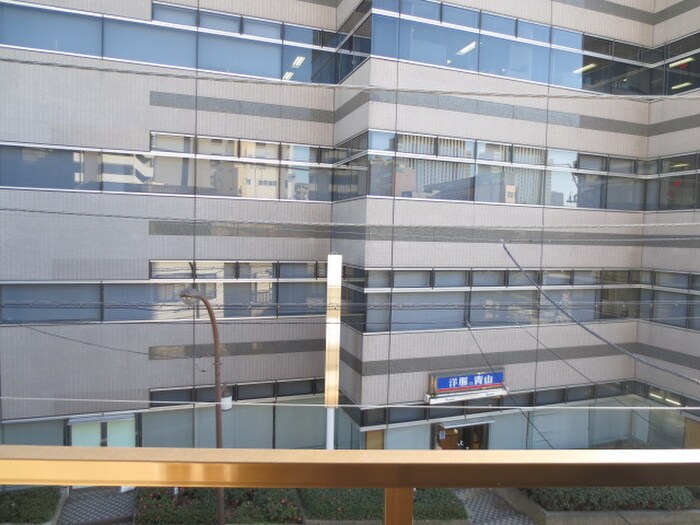 物件内観写真16　(室内からの展望)