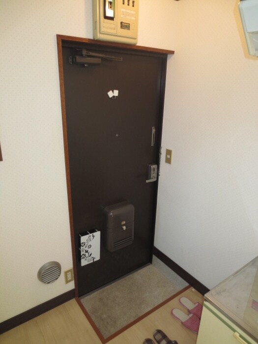 物件内観写真18　(玄関)