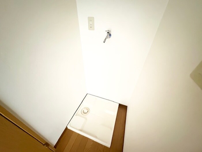 物件内観写真12　(洗濯機置場)