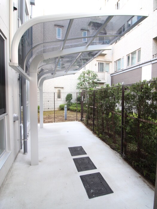 物件外観写真5　(駐輪場)