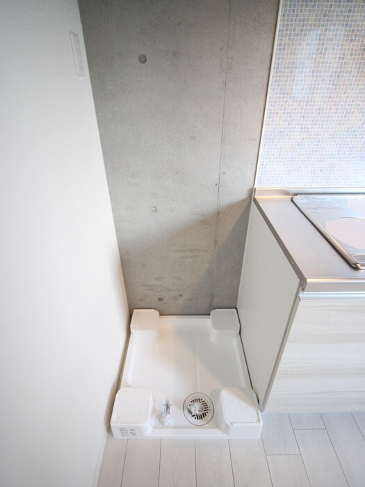 物件内観写真16　(洗濯機置場)