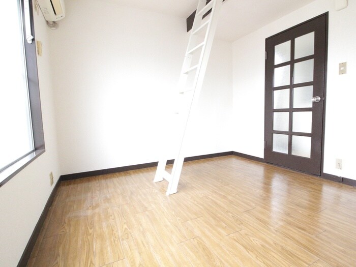 物件内観写真8　(居室)