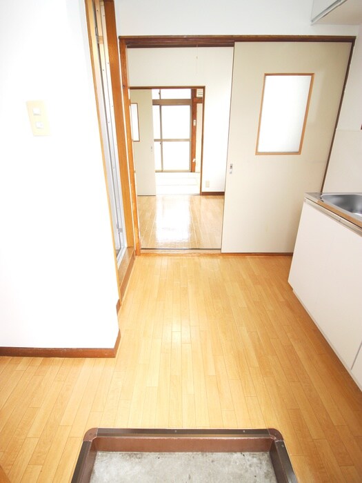 物件内観写真13　(玄関)