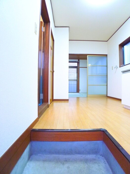 物件内観写真11　(玄関)