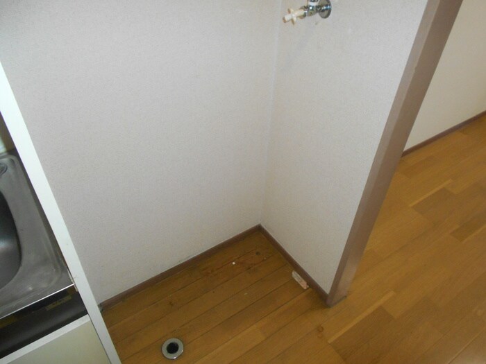 物件内観写真14　(洗濯機置場)