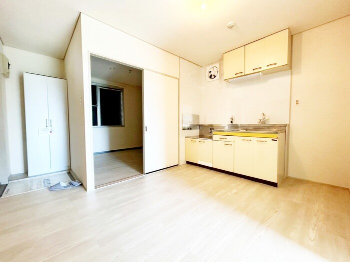 物件内観写真7　(居室)