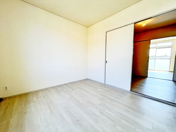 物件内観写真8　(居室)