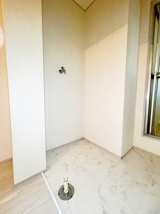 物件内観写真15　(洗濯機置場)