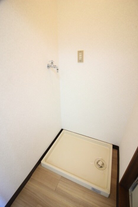 物件内観写真14　(洗濯機置場)