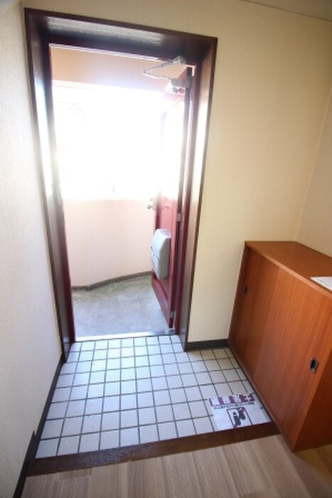 物件内観写真15　(玄関)