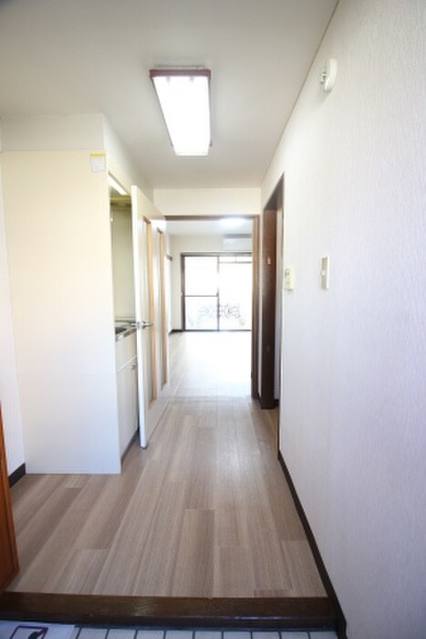 物件内観写真19　(廊下)