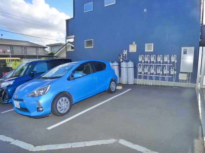 物件外観写真2　(駐輪場)