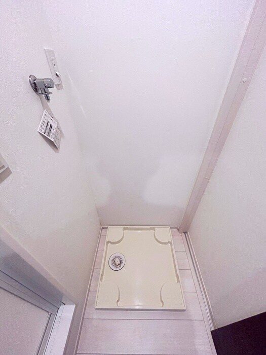 物件内観写真12　(洗濯機置場)