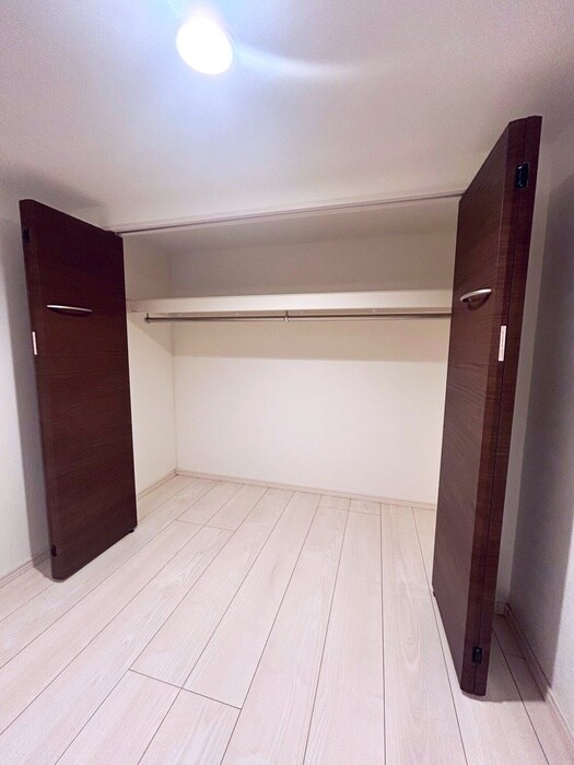 物件内観写真16　(収納)