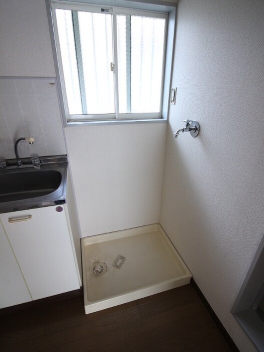 物件内観写真17　(洗濯機置場)