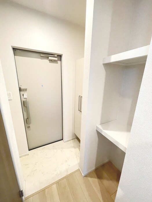 物件内観写真21　(玄関)
