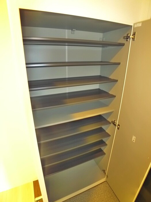 物件内観写真10　(靴箱)