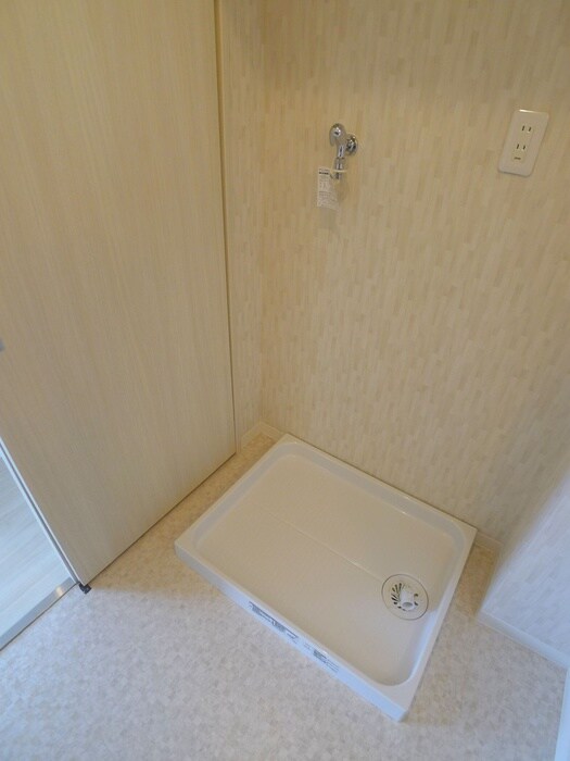 物件内観写真12　(洗濯機置場)