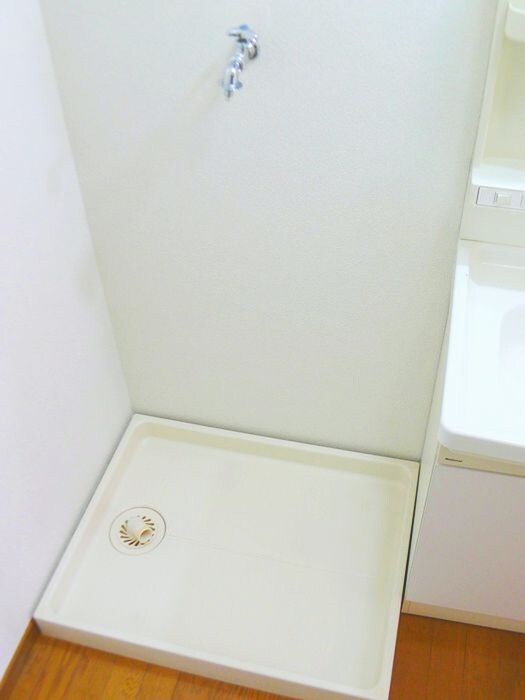 物件内観写真17　(洗濯機置場)