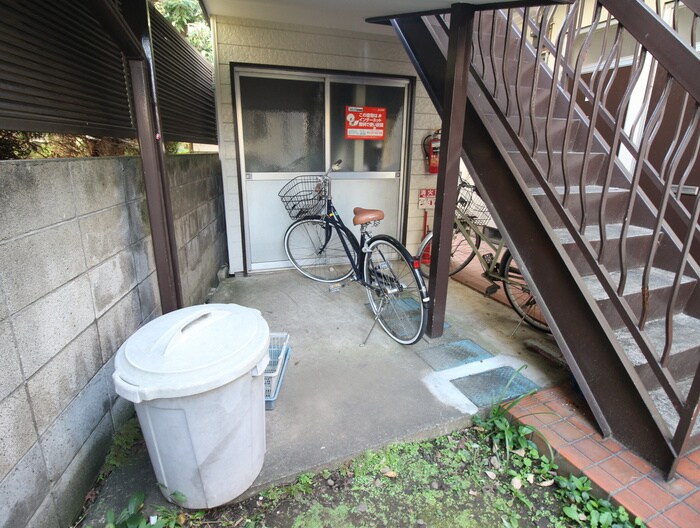 物件外観写真6　(駐輪場)
