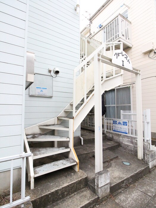 物件外観写真4　(エントランス部分)