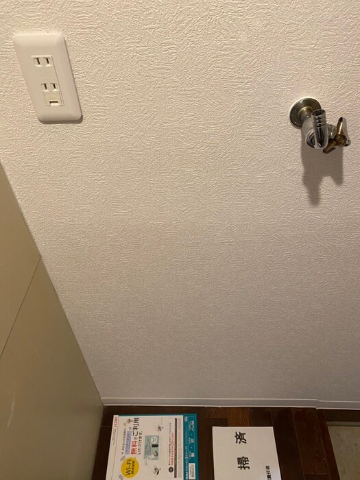 物件内観写真18　(洗濯機置場)