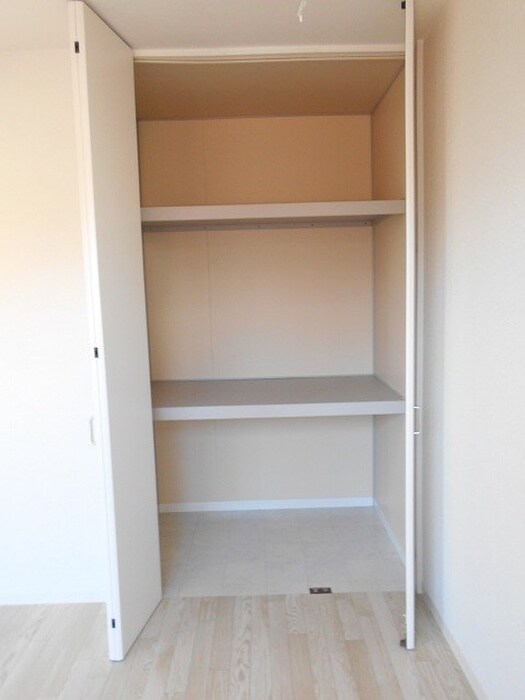 物件内観写真16　(収納)