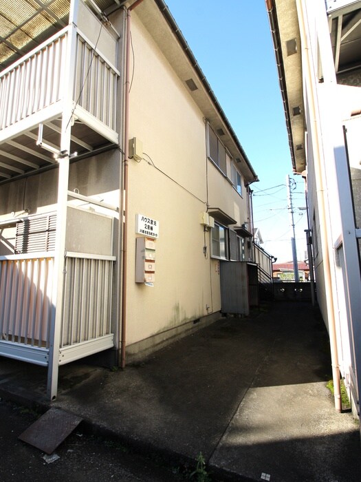 物件外観写真4　(エントランス部分)